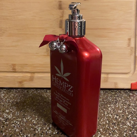 Bundle listing 2 bottles - Picture 4 of 6